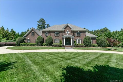 2086 Kings Manor Drive