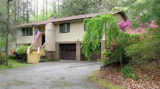 210 Mockingbird Drive 54 sold home in Statonwoods, Hendersonville, NC