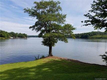 1236 Broadside Road sold home in Windswept Cove, York, SC