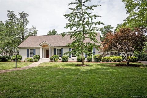 2000 Cloister Drive Lot 4 sold home in Cloisters, Charlotte, NC