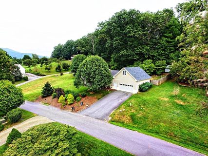 50 Margaret Lane sold home in Regina Park, Waynesville, NC