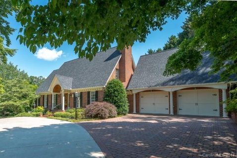 1010 13th Avenue Place sold home in Forest Oaks, Hickory, NC