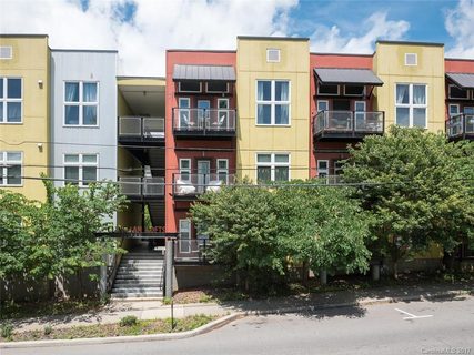 125 Clingman Avenue 302
