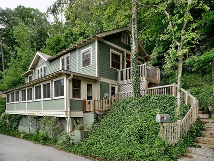 1 Skyview Place