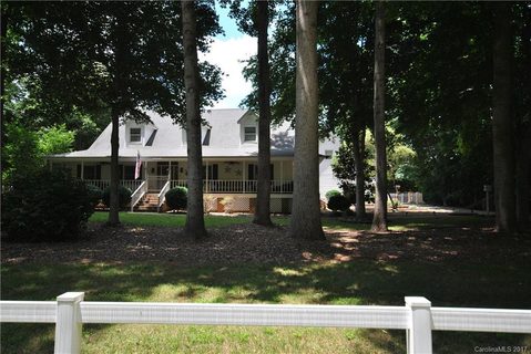 13801 Maple Hollow Lane