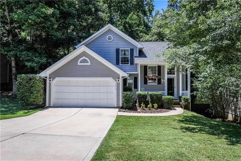 7413 Hubbard Woods Road sold home in Hubbard Woods, Charlotte, NC