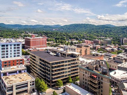 21 Battery Park Avenue 404 sold home in 21 Battery Park, Asheville, NC