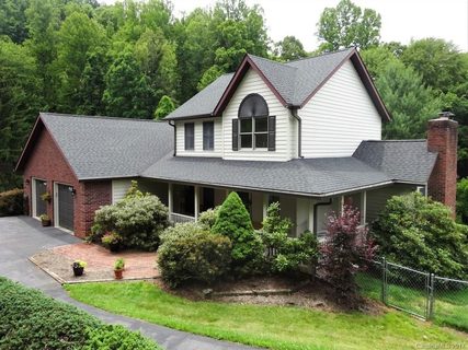 100 Horseshoe Trail
