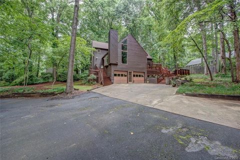 3037 Southampton Circle