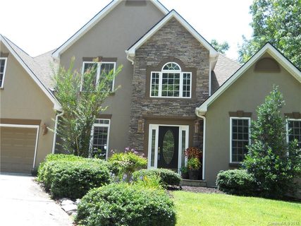 18 Secretariat Drive sold home in Belmont Heights, Hendersonville, NC