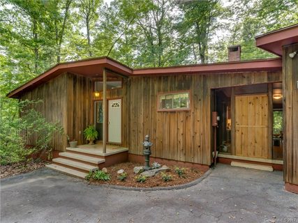 409 Whispering Woods Drive sold home in Salley Hill, Saluda, NC