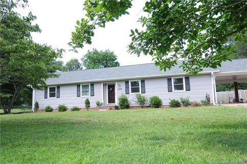 1689 Lenora Circle