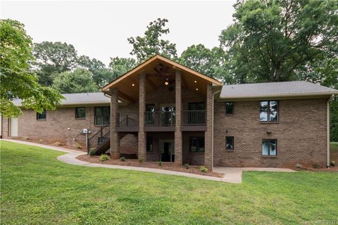 8194 Mallard Road sold home in Lincoln Forest, Denver, NC