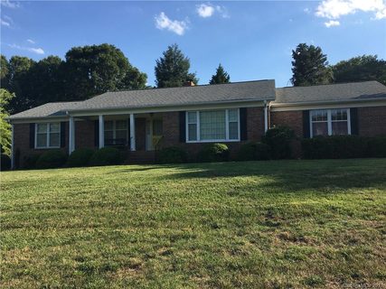 1602 Lakeview Drive