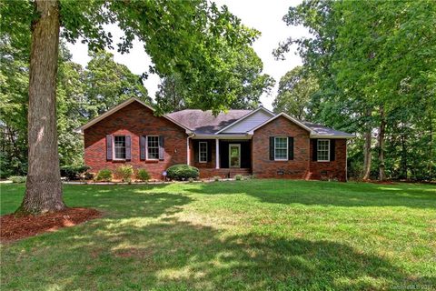 404 Seven Springs Loop