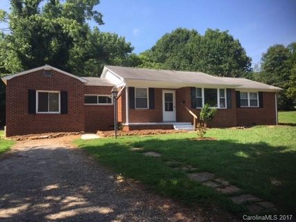 202 Fieldstone Circle