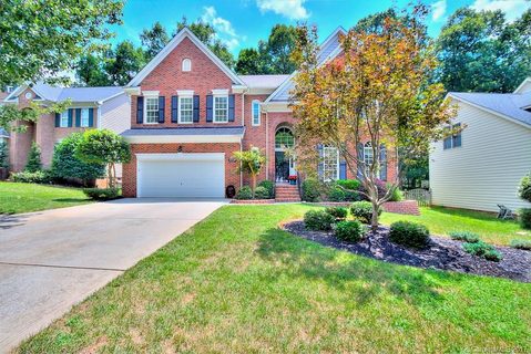 8829 Leinster Drive sold home in Kingston Forest, Charlotte, NC
