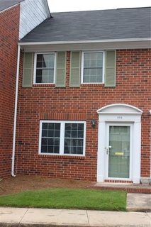 1300 Larchmont Place 204
