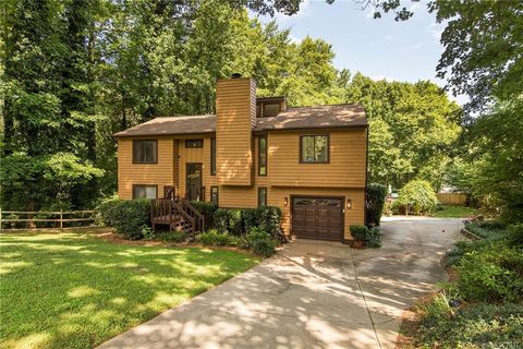 5904 Leatherwood Lane