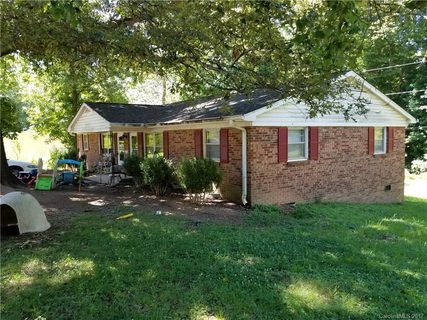 2401 Woodbridge Drive 5