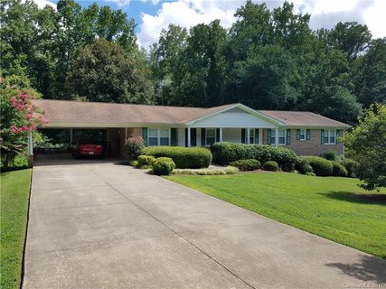 221 Starmount Drive sold home in Starmount Forest, Statesville, NC