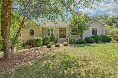 15 Holly Hill Court