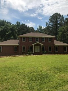 892 Pineview Lakes Drive