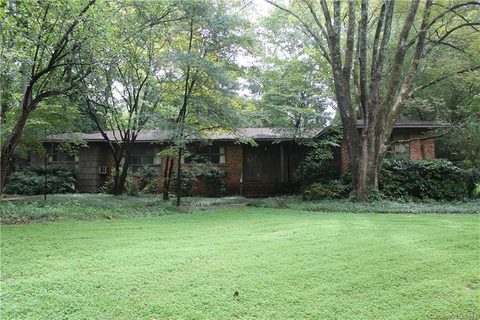 1439 Pine Tree Drive sold home in Providence Pines, Charlotte, NC