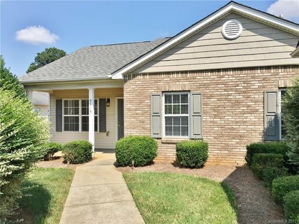 5615 Glen Cove Drive sold condo in Village Glen, Charlotte, NC