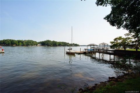 7961 Holly Court sold home in Westport Peninsula, Denver, NC