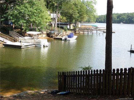 317 Robinhood Road 01