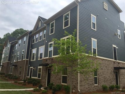 1320 Queen Lyon Court 0002E