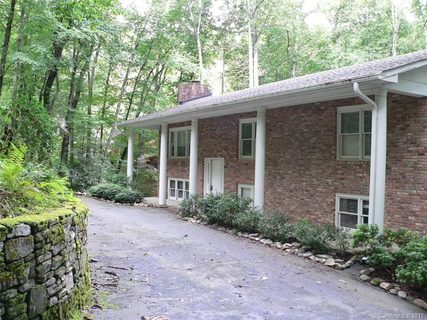 9 Ravenwood Lane sold home in Ravenwood Forest, Horse Shoe, NC