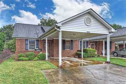 19990 Oak Leaf Circle