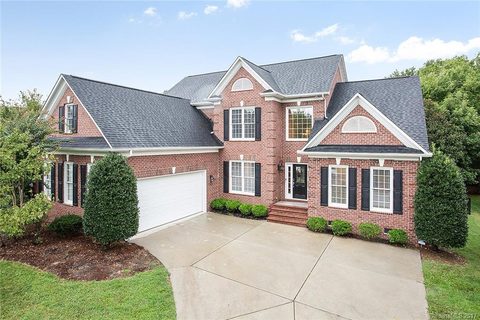 11641 James Richard Drive sold home in Vanderbilt At Providence, Charlotte, NC