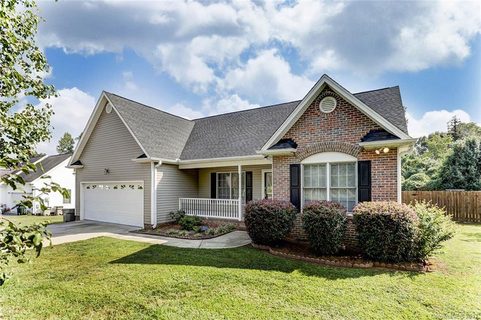 3902 Graywood Drive sold home in Laurel Woods, Gastonia, NC