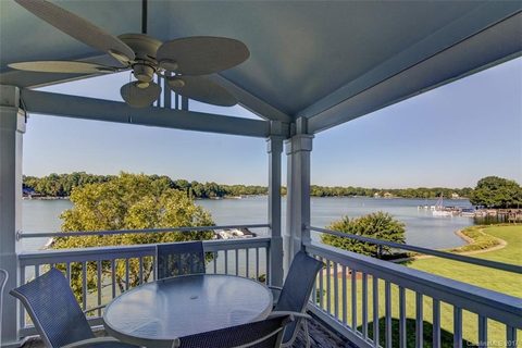 1342 Torrence Circle 33 sold home in Emerald Bay, Davidson, NC