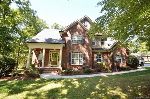 2811 Vidalia Court