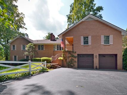 12 W Fairway Drive sold home in Golf Mountain Estates, Etowah, NC