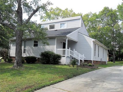 11121 Meadowcrest Lane L9 sold home in Ashebrook, Charlotte, NC