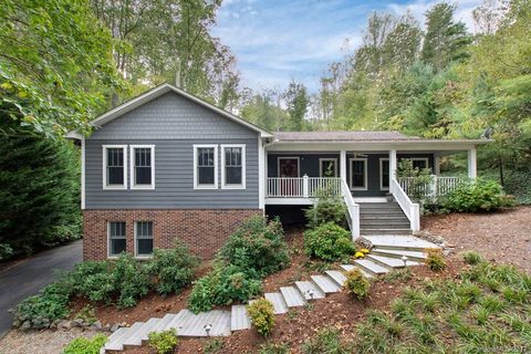 27 Oak Hollow Drive