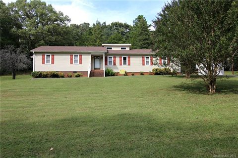 811 Silver Fox Drive sold home in Foxwood Acres, Concord, NC