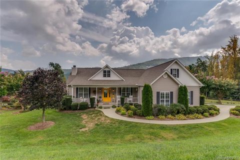 215 N Crab Meadow Drive sold home in Crab Creek Valley, Hendersonville, NC