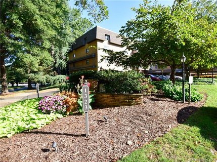 1323 Queens Road 403 sold condo in Charlotte House, Charlotte, NC