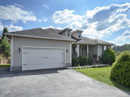 101 Crestview Street sold home in Hayfields, Canton, NC