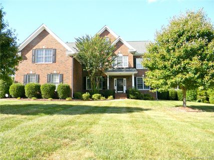613 Maple Valley Court sold home in Lake Forest Preserve, Weddington, NC