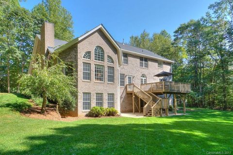 15601 Deerhaven Court sold home in Runneymede, Davidson, NC