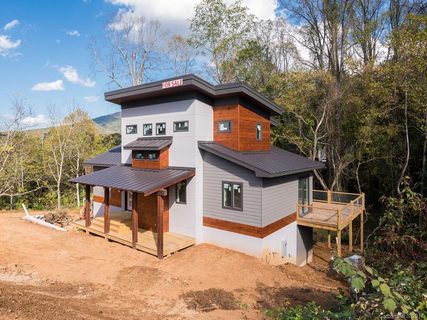 8 Deer Run Court