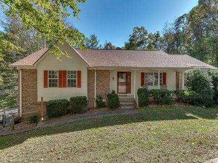 543 Hunters Glen Lane sold home in Hunters Glen, Hendersonville, NC
