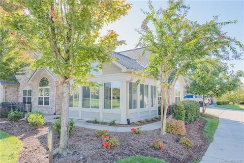 854 Ledgestone Court sold condo in Stonecrest, Tega Cay, SC